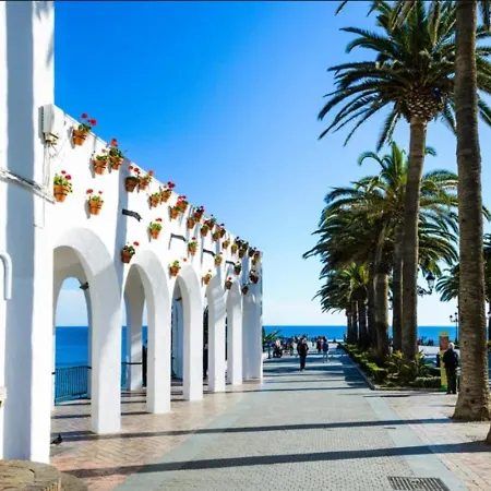 Apartamentos Coral-Mar En El Centro De Nerja Appartement Nerja